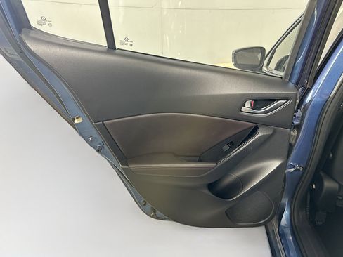 Used 2018 MAZDA MAZDA3 Touring image 27