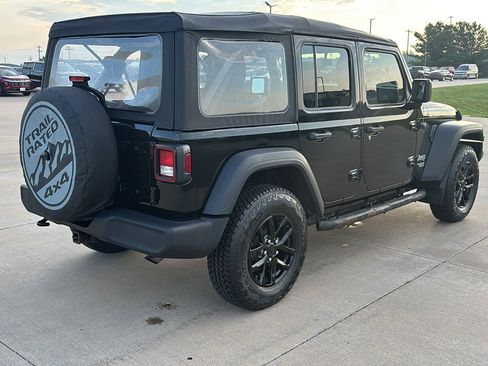 Used 2019 Jeep Wrangler Unlimited Sport image 9