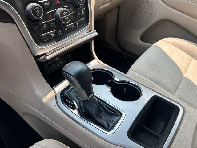Used 2018 Jeep Grand Cherokee Laredo AWD/4WD image 14