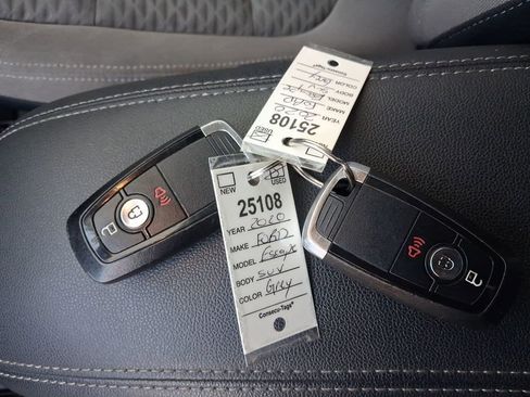 Used 2020 Ford Escape SE Sport image 29