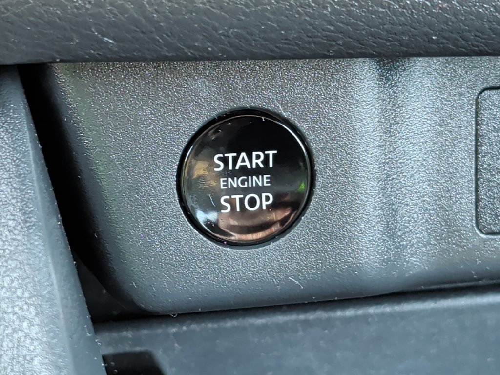 Used 2024 Nissan Rogue SV AWD/4WD image 26