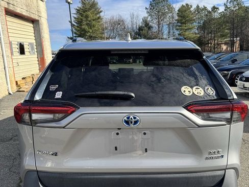 Used 2021 Toyota RAV4 XLE image 4