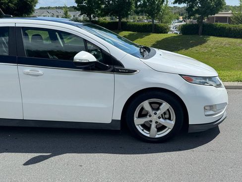 Used 2014 Chevrolet Volt w/ Enhanced Safety Package 1 FWD image 22