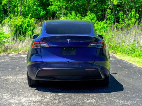 Used 2022 Tesla Model Y Long Range AWD/4WD image 7