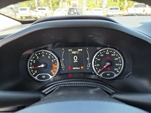 Used 2016 Jeep Renegade Sport w/ Power & Air Group FWD image 27