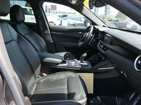 Used 2023 Alfa Romeo Stelvio Sprint RWD image 24