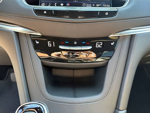 New 2025 Cadillac XT5 Luxury FWD image 33