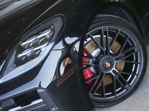 Certified 2025 Porsche Panamera GTS image 12