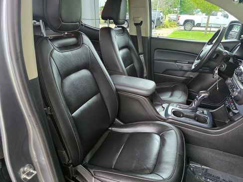 Used 2022 Chevrolet Colorado Z71 AWD/4WD image 11