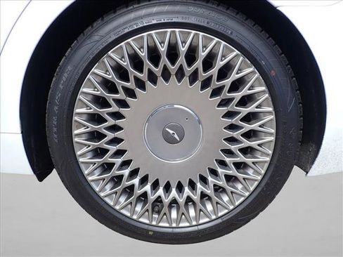 Used 2021 Genesis G90 5.0 Ultimate RWD image 7