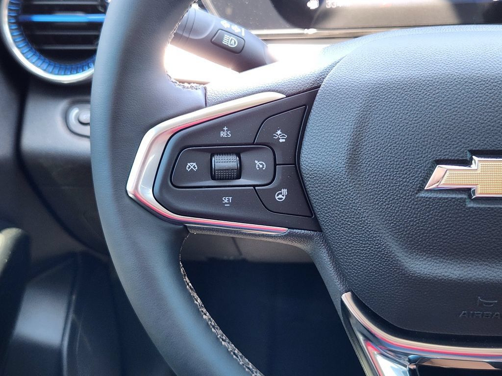 New 2026 Chevrolet Trax LT w/ LT Convenience Package FWD image 16