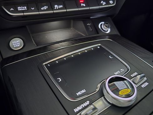 Used 2020 Audi Q5 e Premium image 23