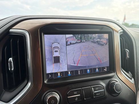 Used 2019 Chevrolet Silverado 1500 High Country w/ Technology Package AWD/4WD image 15