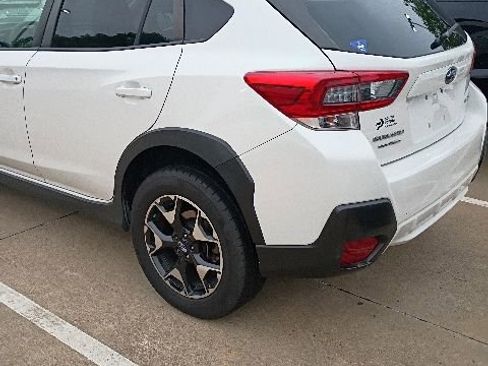 Used 2020 Subaru Crosstrek 2.0i image 4