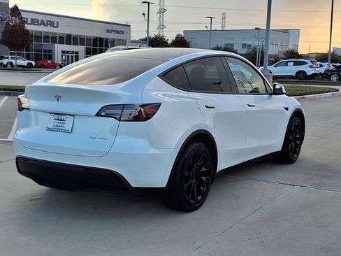 Used 2023 Tesla Model Y Long Range AWD/4WD image 4