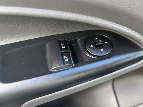 Used 2020 Ford Transit Connect XL image 16