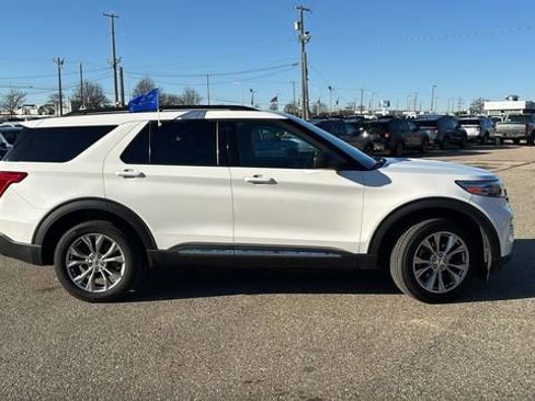 Certified 2023 Ford Explorer XLT w/ Equipment Group 202A image 3