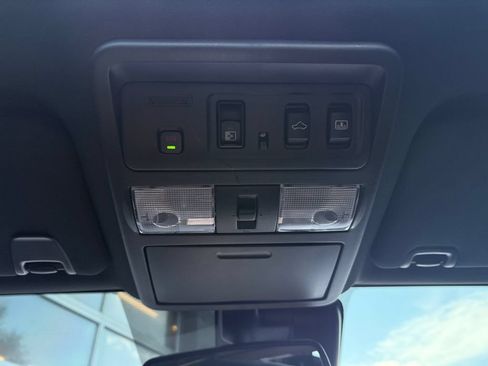 Used 2021 Nissan Titan Platinum Reserve w/ Moonroof Package AWD/4WD image 29