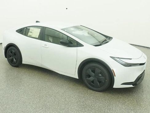 New 2026 Toyota Prius LE image 12