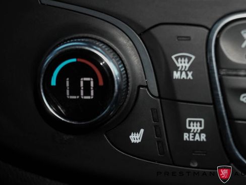 Used 2023 Chevrolet Traverse RS FWD image 10