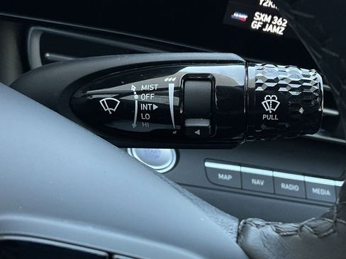 Used 2025 Hyundai Elantra SEL image 27