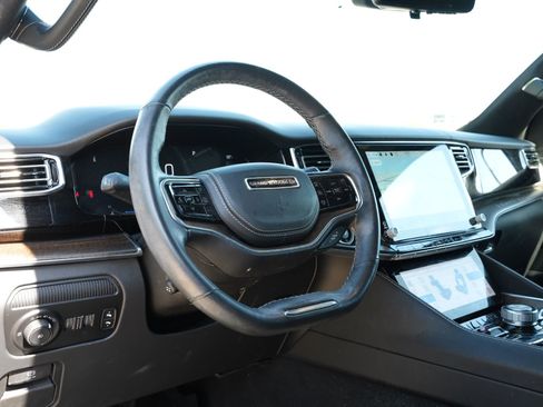 Used 2022 Jeep Grand Wagoneer Series II AWD/4WD image 17