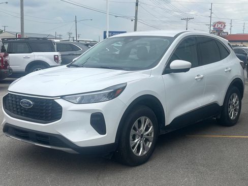 Used 2024 Ford Escape Active w/ Tech Pack #2 AWD/4WD image 3