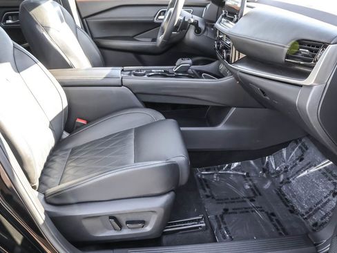 Used 2021 Nissan Rogue Platinum image 37