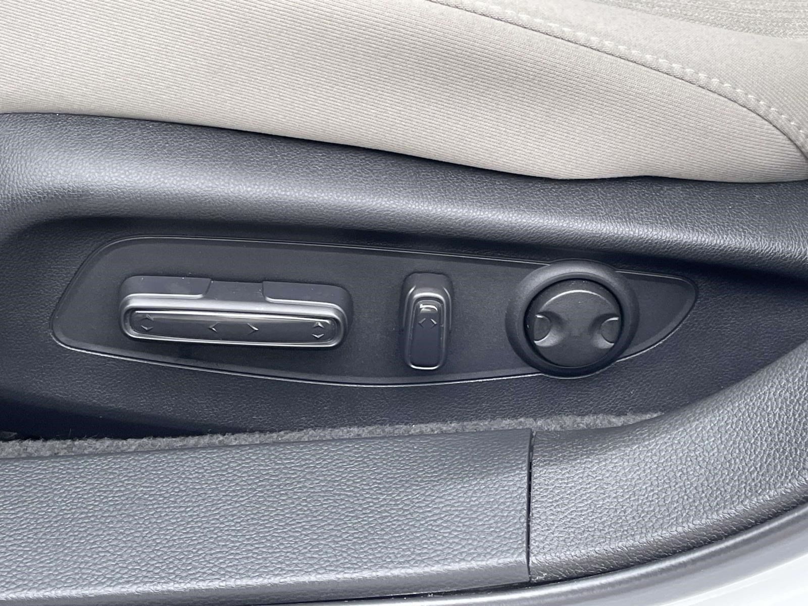 Used 2023 Honda Accord EX image 13