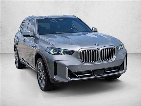 Used 2024 BMW X5 sDrive40i w/ Premium Package RWD image 3