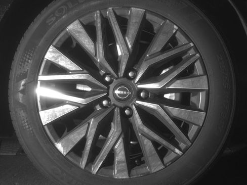 Used 2025 Nissan Altima 2.5 SV FWD image 13