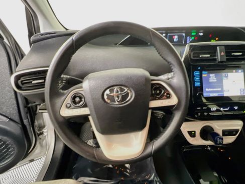 Used 2017 Toyota Prius Four w/ Advanced Technology Package FWD image 18