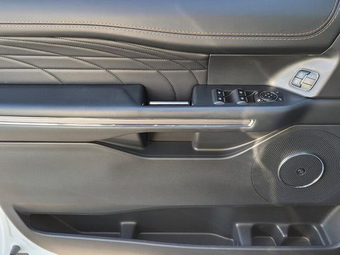 Used 2023 Ford Expedition Max Platinum image 32