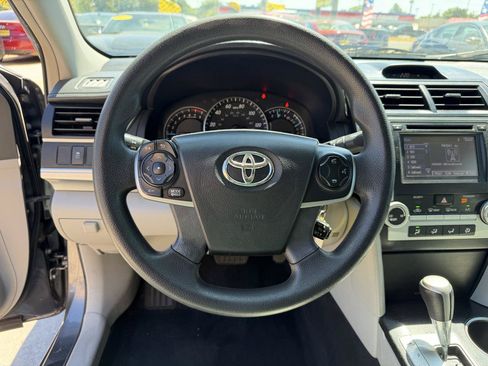 Used 2014 Toyota Camry LE FWD image 13