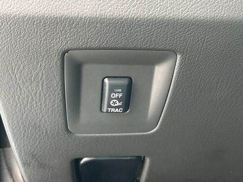 Used 2002 Ford Thunderbird Base image 19