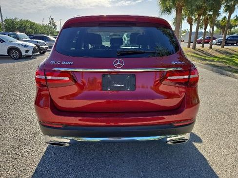 Used 2019 Mercedes-Benz GLC 300 4MATIC image 4