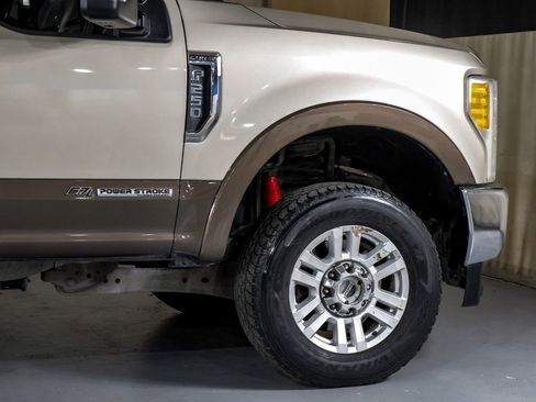 Used 2017 Ford F250 Lariat w/ Chrome Package image 7