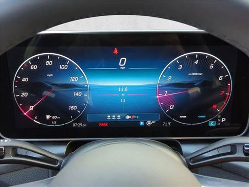 Used 2026 Mercedes-Benz GLC 300 image 11
