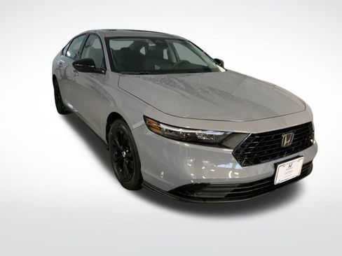 Used 2025 Honda Accord SE image 7