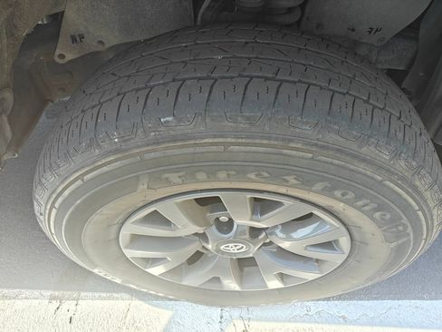 Used 2023 Toyota Tacoma SR5 AWD/4WD image 11