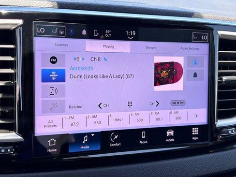 Used 2024 Chrysler Pacifica Touring-L FWD image 25