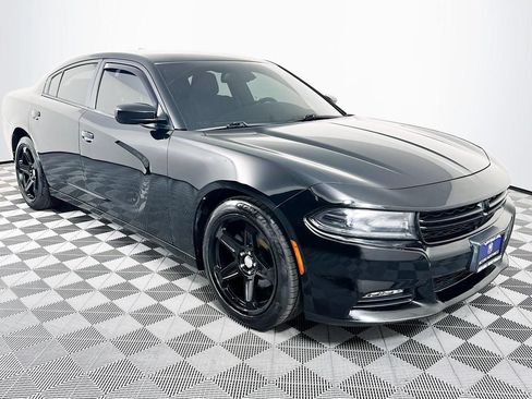Used 2016 Dodge Charger SXT RWD image 29