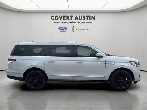 Used 2023 Lincoln Navigator L Reserve AWD/4WD image 7
