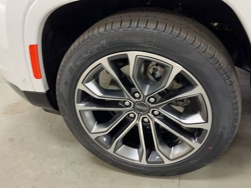 New 2024 Jeep Grand Wagoneer L Series III image 16