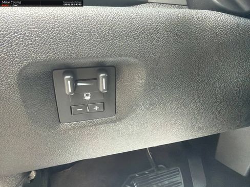 Used 2011 Chevrolet Silverado 2500 LT w/ Interior Plus Package RWD image 13