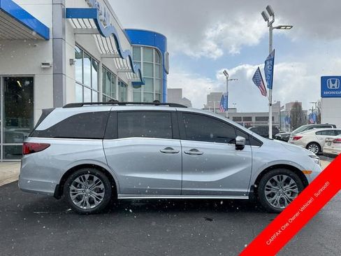 Used 2025 Honda Odyssey Touring image 2