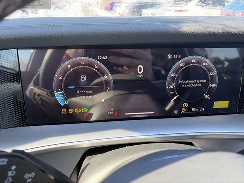 New 2026 Volkswagen Tiguan SE image 22