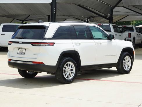 Used 2025 Jeep Grand Cherokee Laredo X w/ Luxury Tech Group I AWD/4WD image 4