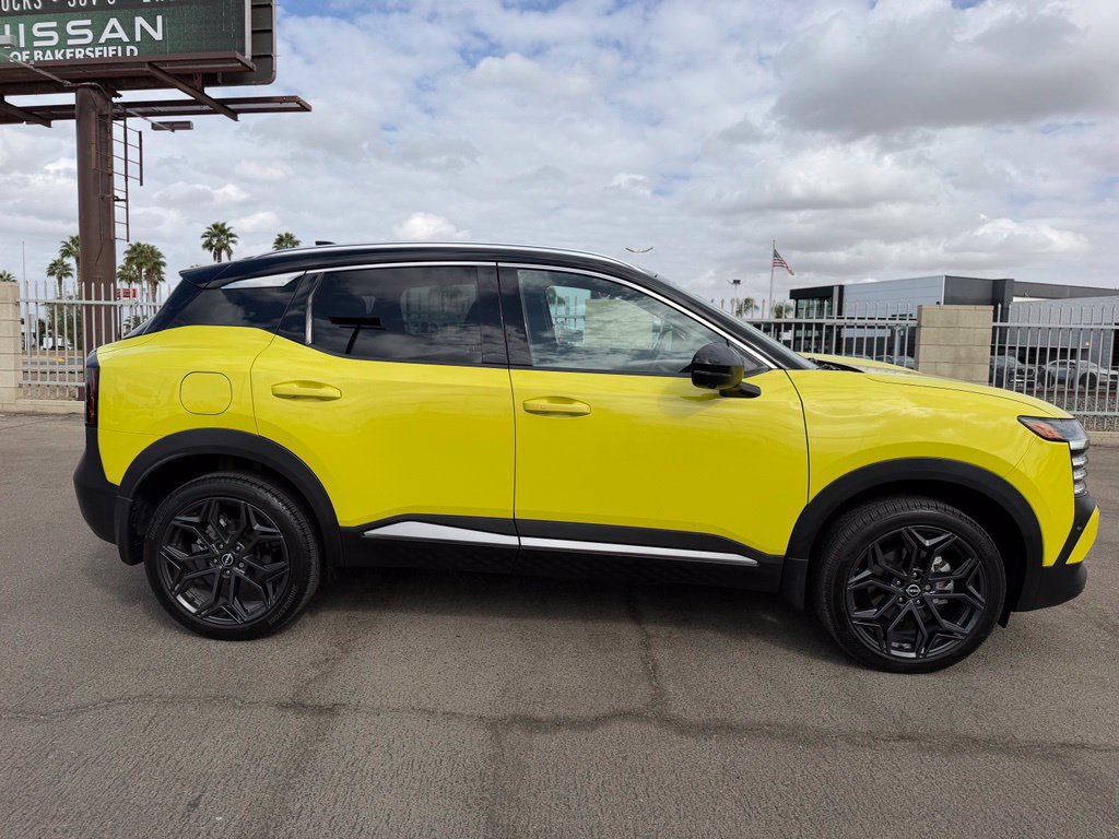 Certified 2025 Nissan Kicks SR FWD image 7