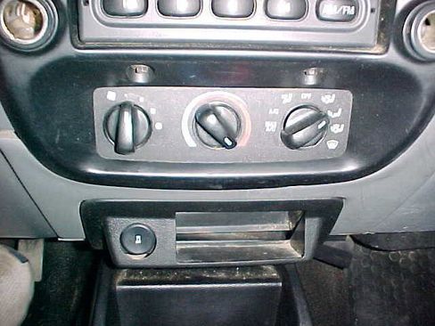 Used 2010 Ford Ranger XL image 14